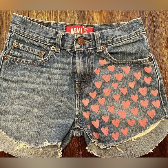 LEVI’s Painted Denim Shorts size 26 Waist - Picture 1 of 4